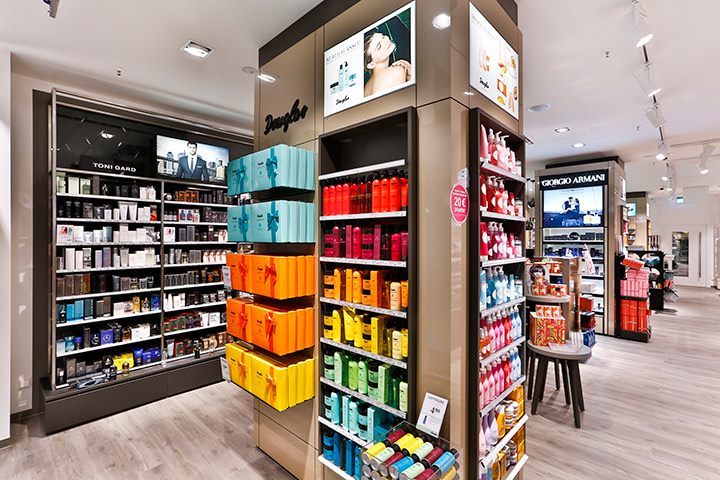 DOUGLAS Gropius Passagen Berlin, column cladding